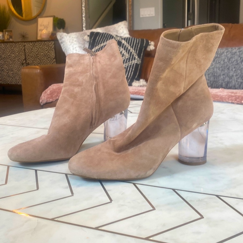 EUC Jessica Simpson zip-up suede booties with clear heel in taupe, size 8